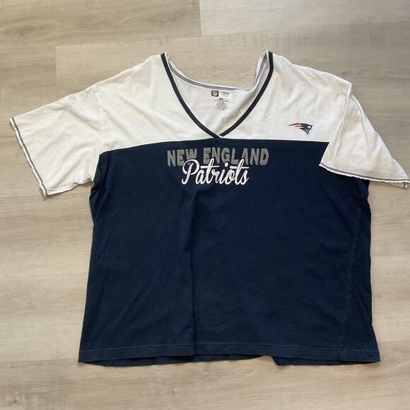 NFL Team Apparel Womens V Neck New England Patriots Logo Tee Short Sleeve 2XL - Picture 1 of 9